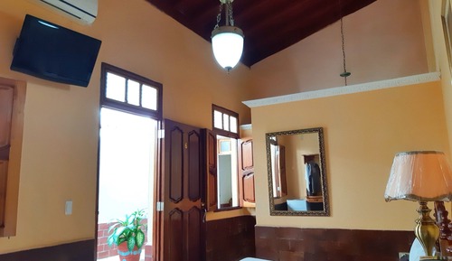 Habitación con 1 cama doble o 2 individuales