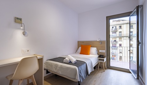 Habitación individual, balcón, vistas a la ciudad