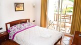 Double Room, 1 Queen Bed, Pool View