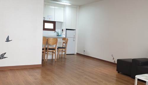 Suite (KRW10,000 surcharge for extra bedding)