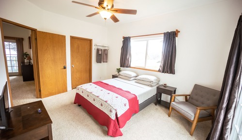 Habitación económica doble, 1 cama de matrimonio, baño compartido, vistas al jardín