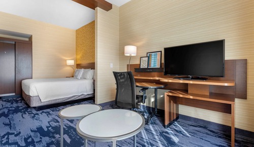 Suite, 1 cama de matrimonio grande con sofá cama (Mobility Accessible, Roll-In Shower)