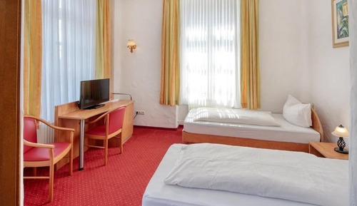 Habitación económica con 1 cama doble o 2 individuales, baño privado