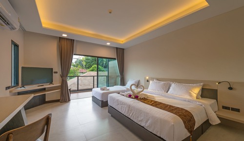 Habitación Deluxe doble, vistas a la piscina
