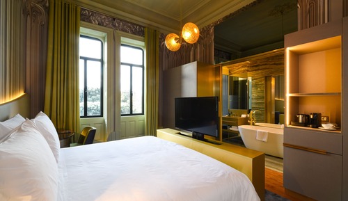 Manor House Room