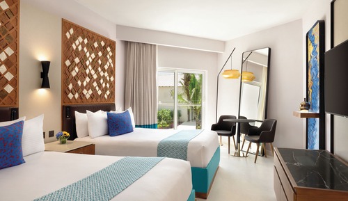 Habitación Club, 2 camas de matrimonio, vistas parciales al mar (Preferred)