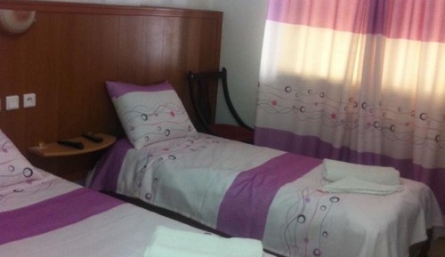 Habitación con 2 camas individuales