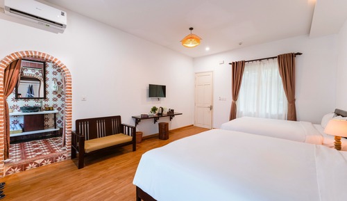Habitación triple Deluxe, bañera, vistas a la ciudad