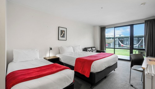 Estudio (Garden Court - Queen and Single)