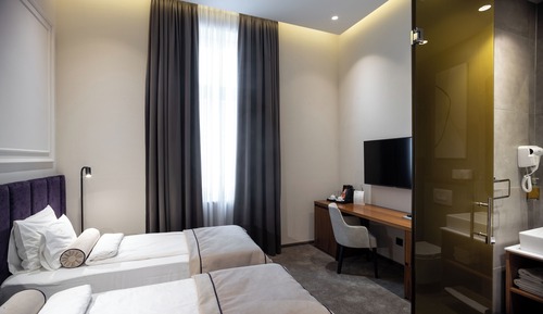 Habitación superior con 1 cama doble o 2 individuales, no fumadores