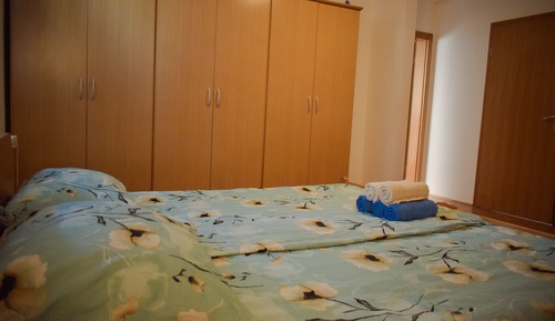 Quintuple Room