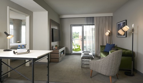 Suite, accesible para personas con discapacidad, balcón (Archer Den, Corner Balcony)