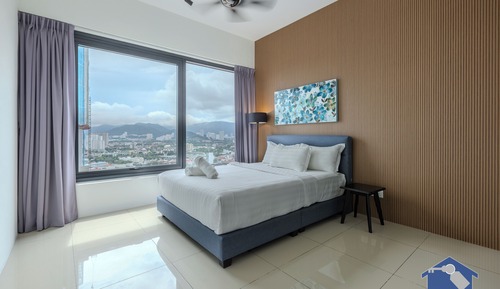 Suite de lujo, 3 habitaciones, vistas a la ciudad (A-27-3)