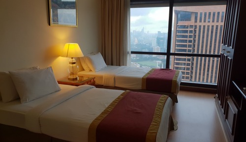Apartamento familiar, cocina básica, vistas a la ciudad