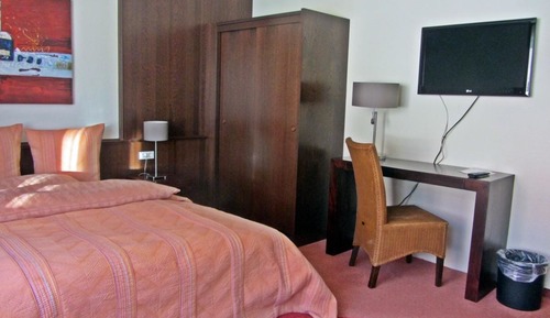 Habitación Confort con 1 cama doble o 2 individuales