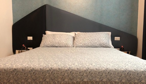 Habitación con 1 cama doble o 2 individuales, baño compartido