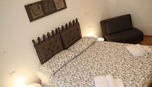 Habitación con 1 cama doble o 2 individuales, baño privado