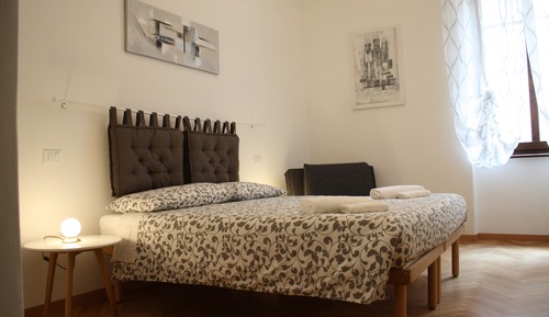 Habitación con 1 cama doble o 2 individuales, baño compartido