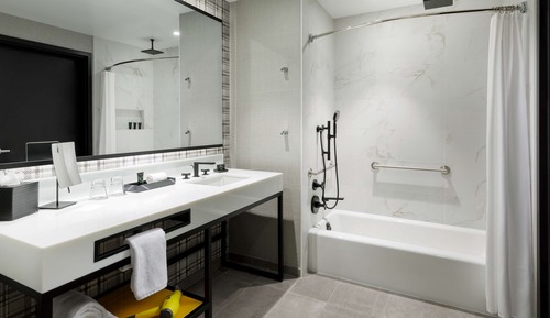 Habitación, 1 cama de matrimonio grande con sofá cama, accesible para personas con discapacidad