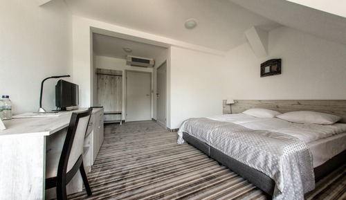 Habitación estándar con 1 cama doble o 2 individuales (3)