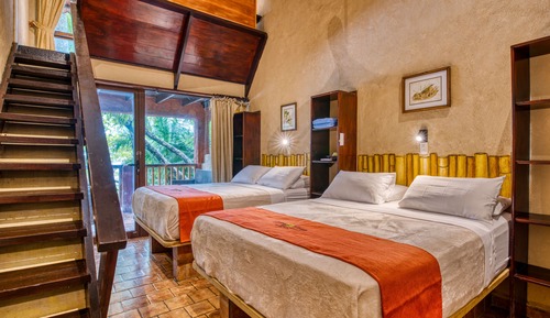 Habitación básica, varias camas, vistas al mar, frente a la playa (Family Beach Suite)