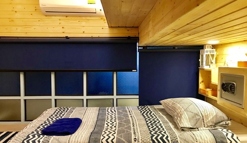 Blu Cabin Shared Twin (Shared Bathroom)