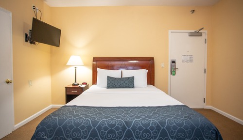 Standard Room, 1 Queen Bed, ADA