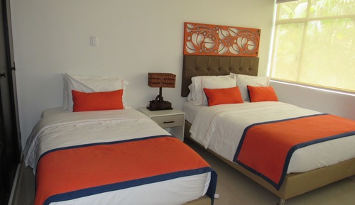 Habitación triple básica, 1 habitación, no fumadores, vistas al jardín