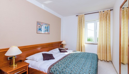 Apartamento (Two-Bedroom Apartment with Sea View)