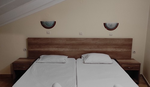 Apartamento superior, 2 habitaciones, vistas parciales al mar
