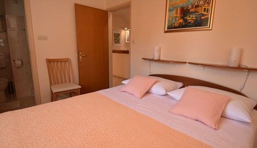 Apartamento, 2 habitaciones, terraza, vistas al jardín