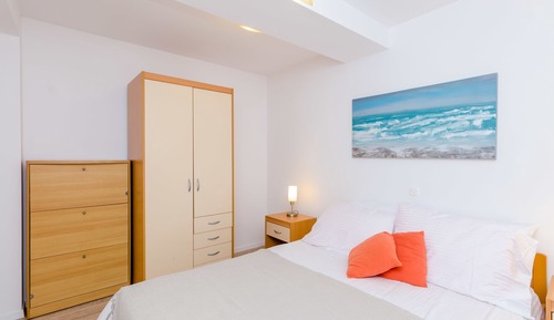 Apartamento, 1 habitación, terraza, vistas parciales al mar