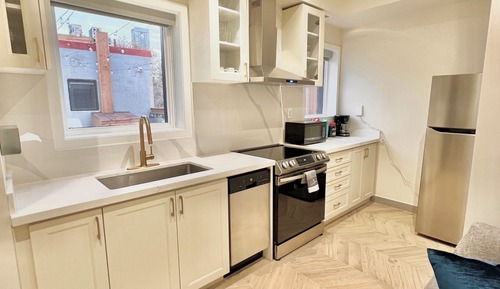 Luxury Apartment, Multiple Beds, Non Smoking (Newly Renovated)