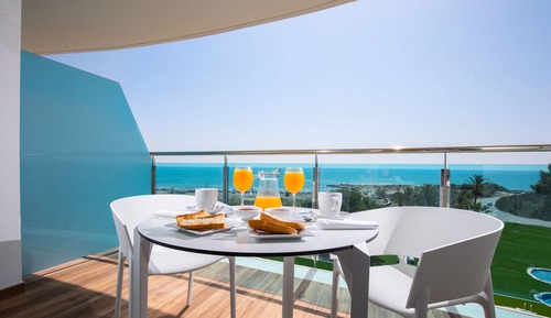 Apartamento, 2 dormitorios, vista al mar frontal