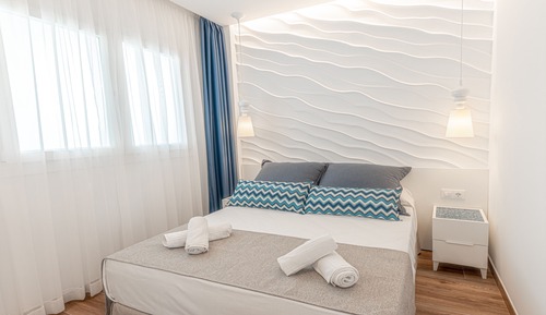 Apartamento, 2 habitaciones, vistas parciales al mar