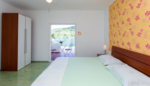 Habitación triple, vistas al mar