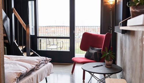 Estudio exclusivo, balcón