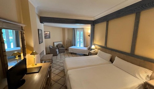 Habitación triple Premium (2 adults and 1 kid)