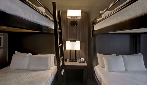 Habitación (2 Queen Bunk Bed Sets)