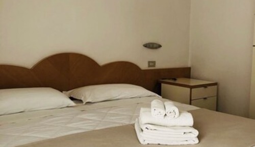 Habitación estándar con 1 cama doble o 2 individuales