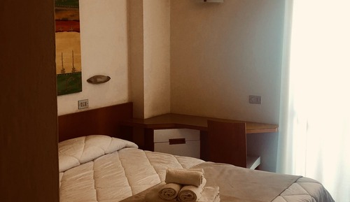Habitación superior con 1 cama doble o 2 individuales