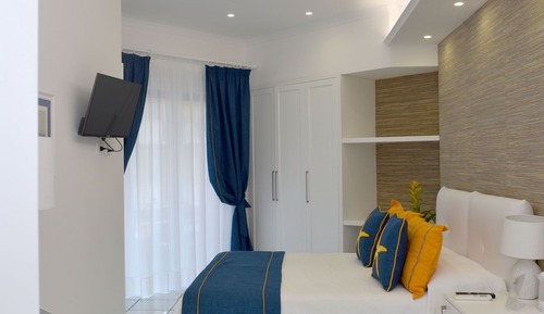 Habitación doble superior, balcón, vistas parciales al mar