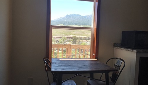 Estudio superior, 1 cama de matrimonio, no fumadores, vistas al río