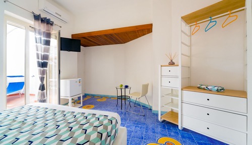 Habitación con 1 cama doble o 2 individuales, terraza (D'Avalos)