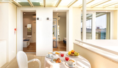Habitación superior, vistas a la piscina