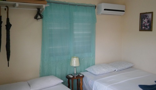 Habitación básica, baño privado