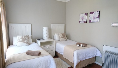 Habitación de lujo con 2 camas individuales