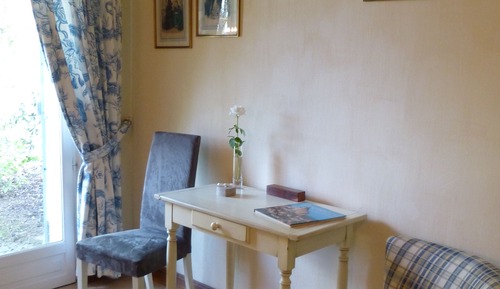 Habitación doble, en la zona del jardín (Chambre Blanche)