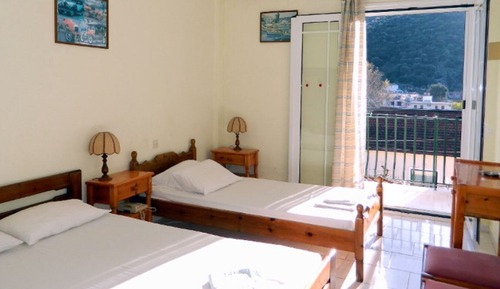 Apartamento, varias camas, balcón