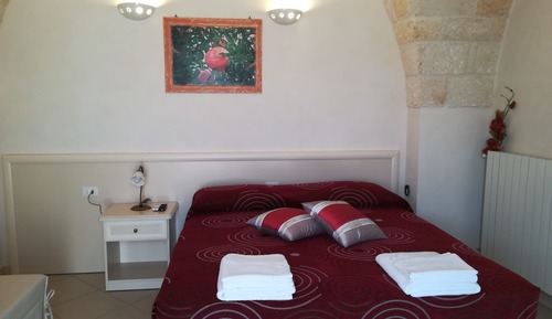 Habitación doble, vistas al jardín (Melograno)